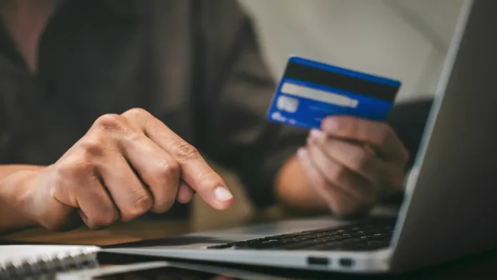 El pago de cuantiosos intereses es la clave para entender qué es una tarjeta revolving y cuáles son sus peligros