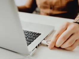 El TSJPV avala el despido por extraer información de la empresa