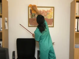 Las trabajadoras de las plataformas de limpieza tienen una relación laboral con estas