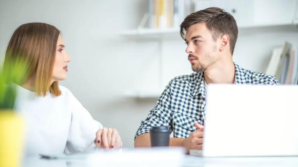 Los requisitos de un divorcio exprés online en España incluyen cuestiones como la duración del matrimonio o el consentimiento de los hijos mayores 