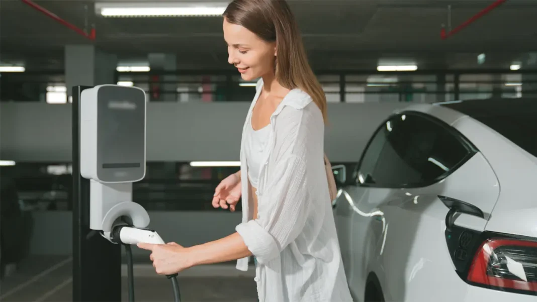 La LPH faculta el derecho a poner un cargador de coche eléctrico en una plaza de garaje