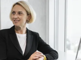 Los trienios consolidados como persona laboral se deben seguir cobrando en la misma cuantía cuando se adquiere la plaza de funcionario