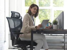 El TS dice que no existe un derecho universal a demandar una silla ergonómica para teletrabajar