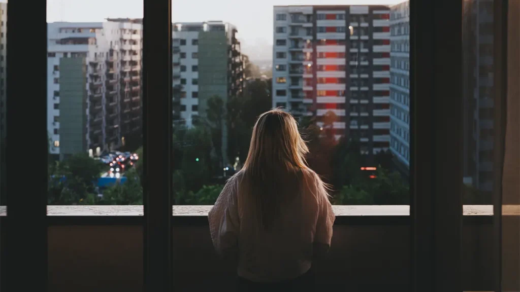 Para impugnar un acuerdo de la junta de propietarios hay que estar al corriente de las deudas