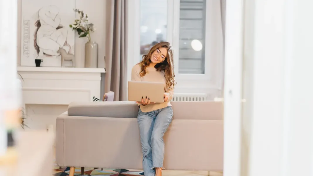 El derecho de compra preferente de la vivienda alquilada incluye tanto el derecho de tanteo con el propietario original como el de retracto con el nuevo propietario