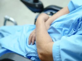 La SS tiene que reconocer la incapacidad permanente absoluta por usar bolsa de orina