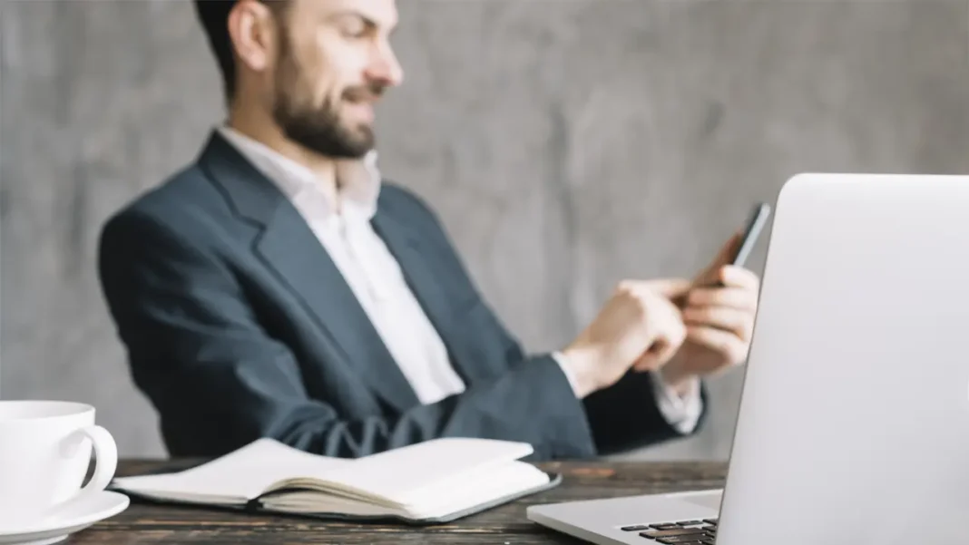 Multa por citar sentencias inexistentes usando IA: A qué se exponen los abogados