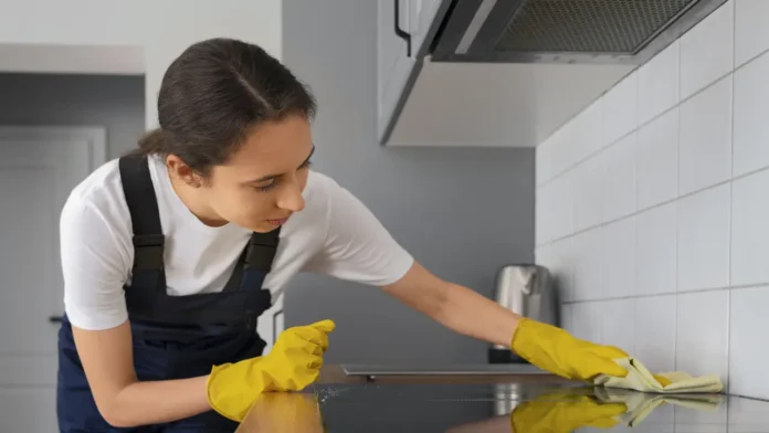 El salario mínimo de las empleadas de hogar en 2026 es de 9,55€ por hora