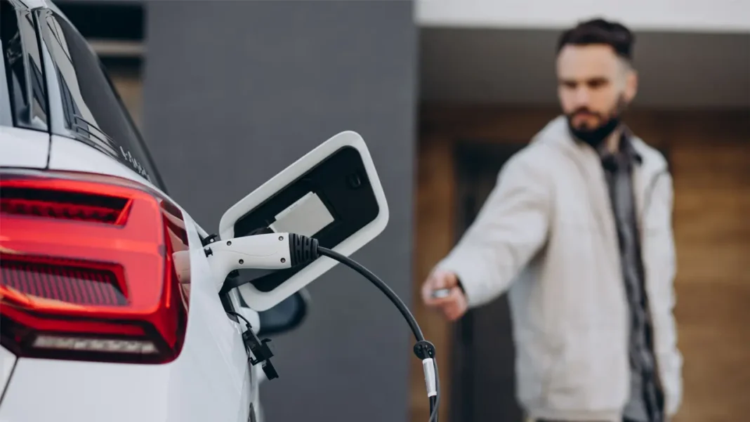 La deducción por instalar cargadores de coches eléctricos ayuda a sufragar la inversión