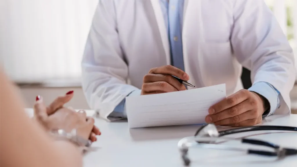El permiso para ir al médico no está solo a disposición de los trabajadores que acudan a la sanidad pública