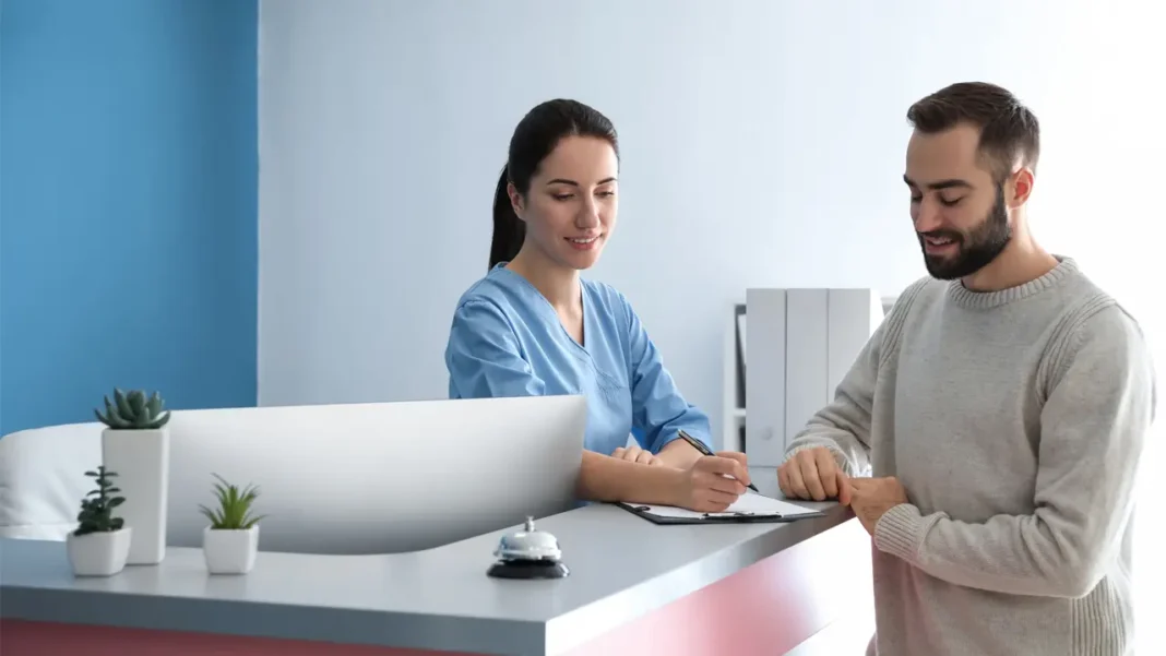 Es posible presentar una reclamación por impedir el acceso a la historia clínica ante la AEPD