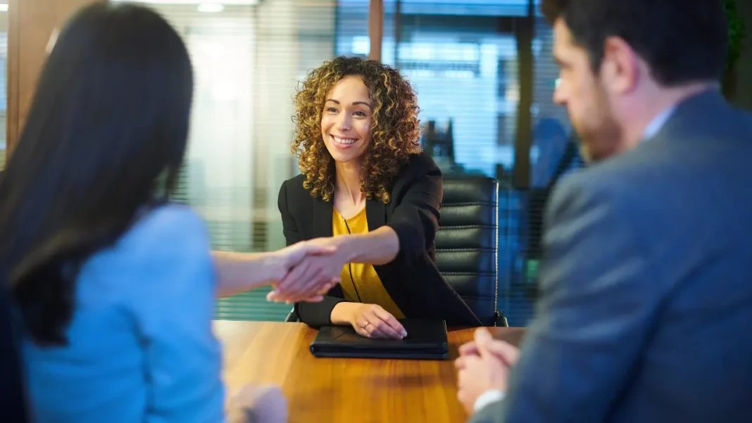 No va a ser legal publicar ofertas de trabajo solo para mujeres u hombres en España