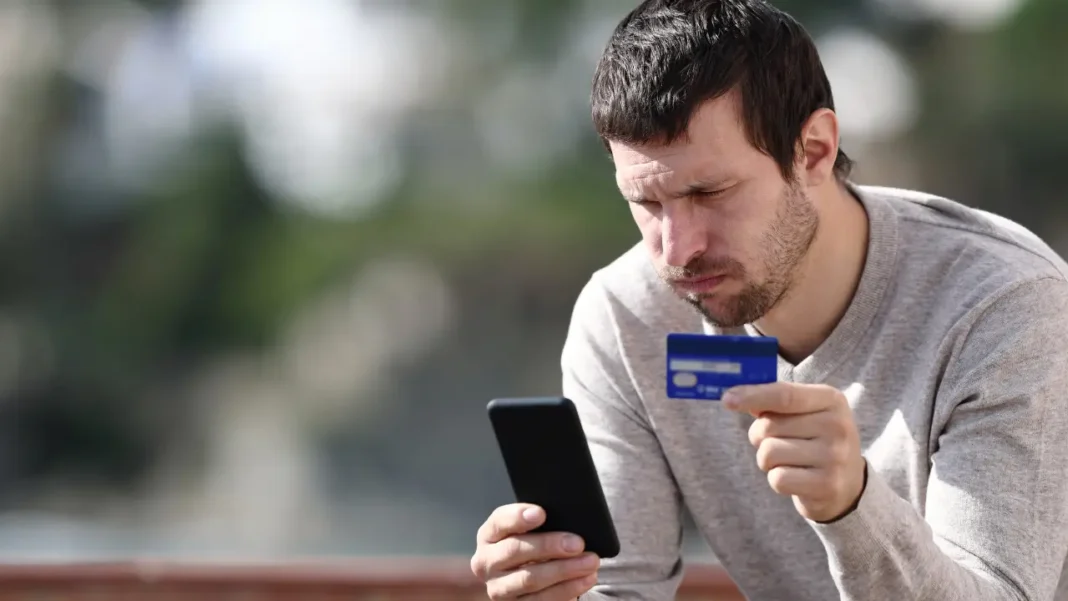 En España se puede reclamar duplicidad de cargos en una tarjeta bancaria ante el propio banco