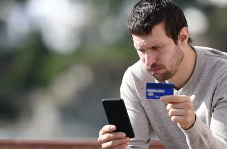 En España se puede reclamar duplicidad de cargos en una tarjeta bancaria ante el propio banco